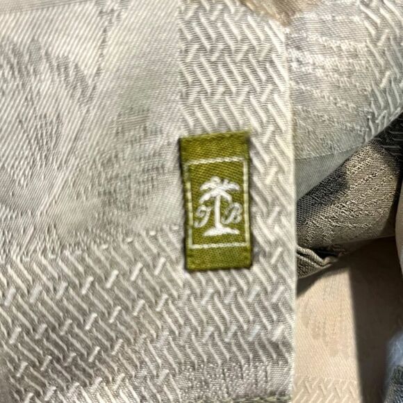 TOMMY BAHAMA 100% Silk Short Sleeve Button Up Shirt Gray Men’s Size Large - Picture 4 of 6